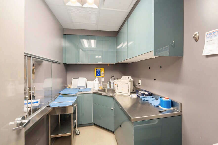 More Photos Of 240 1st Ave S, Saint Petersburg Loft Creative Space For Sale