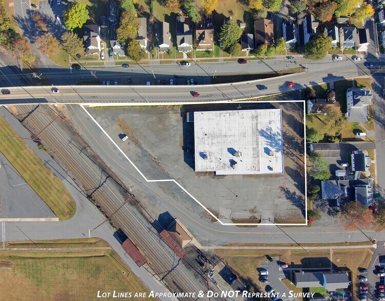 More Photos Of 406 Bow St, Elkton Flex For Sale