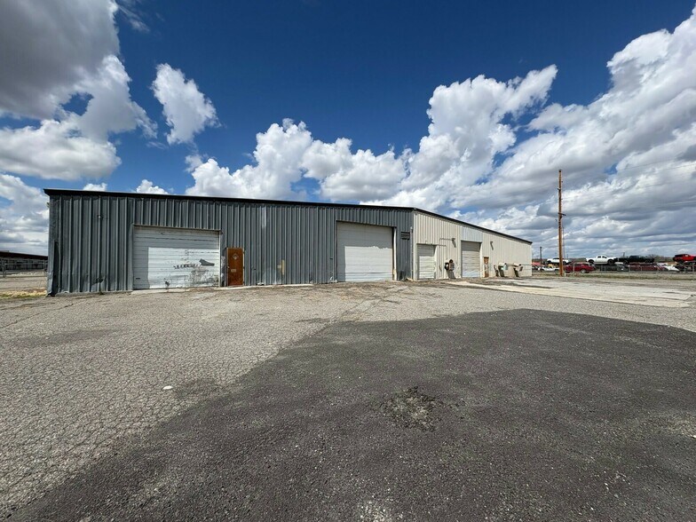 More Photos Of 119 S Washington Ave, Laurel Manufacturing For Sale