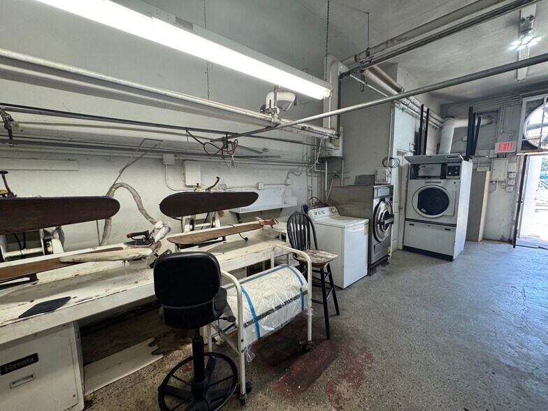 More Photos Of 2652-2660 Hollywood Blvd, Hollywood Freestanding For Lease