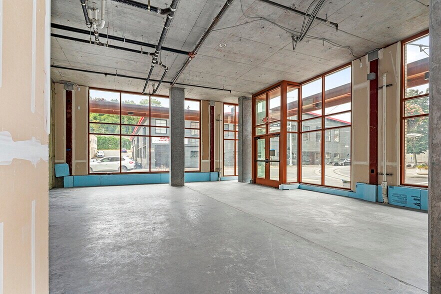 More Photos Of 610 S Lowell St, Portland Storefront Retail Office For Lease