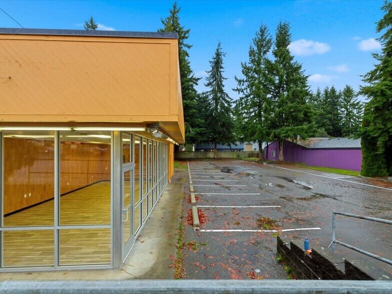 More Photos Of 5802 Evergreen Way, Everett Storefront Retail Office For Sale