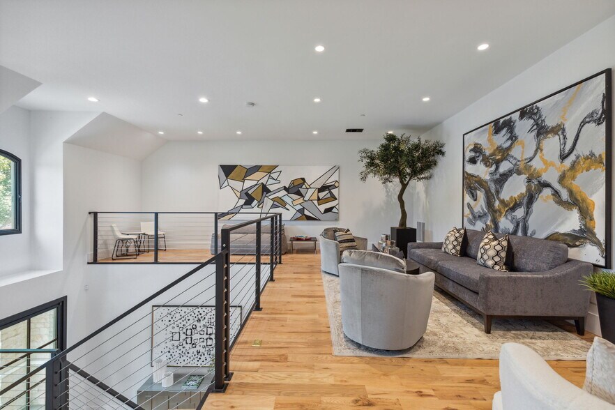 More Photos Of 615 Brewer Rd, Southlake Specialty For Sale