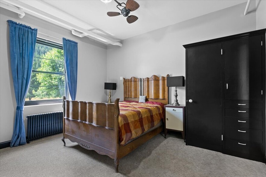 More Photos Of 99 Satherfield Rd, Silverton Hospitality For Sale