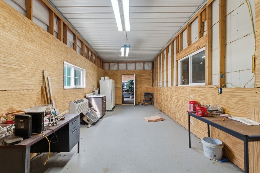 More Photos Of 7624 Liberty Rd, Columbia Manufacturing For Sale