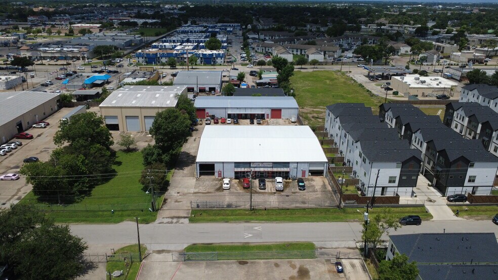 Primary Photo Of 1905 Johanna Dr, Houston Warehouse For Sale
