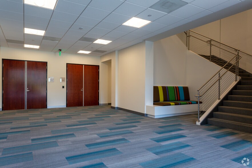 More Photos Of 27042 Towne Centre Dr, Lake Forest Office For Lease