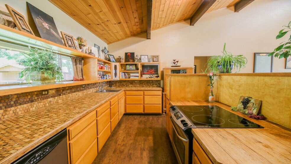 More Photos Of 7350 New Hope Rd, Grants Pass Golf Course Driving Range For Sale