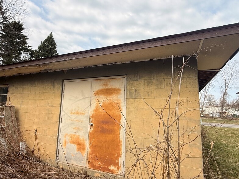 More Photos Of 50 Hojack Park, Rochester Warehouse For Sale