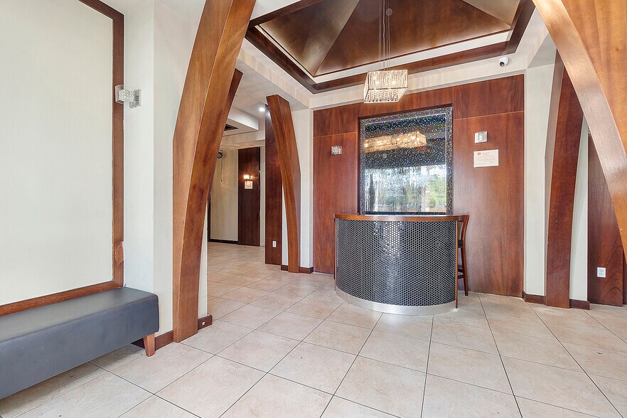 More Photos Of 401 W Atlantic Ave, Delray Beach Storefront Retail Office For Lease