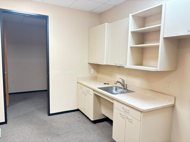 More Photos Of 20031-20035 W Lake Houston Pky, Kingwood Medical For Lease