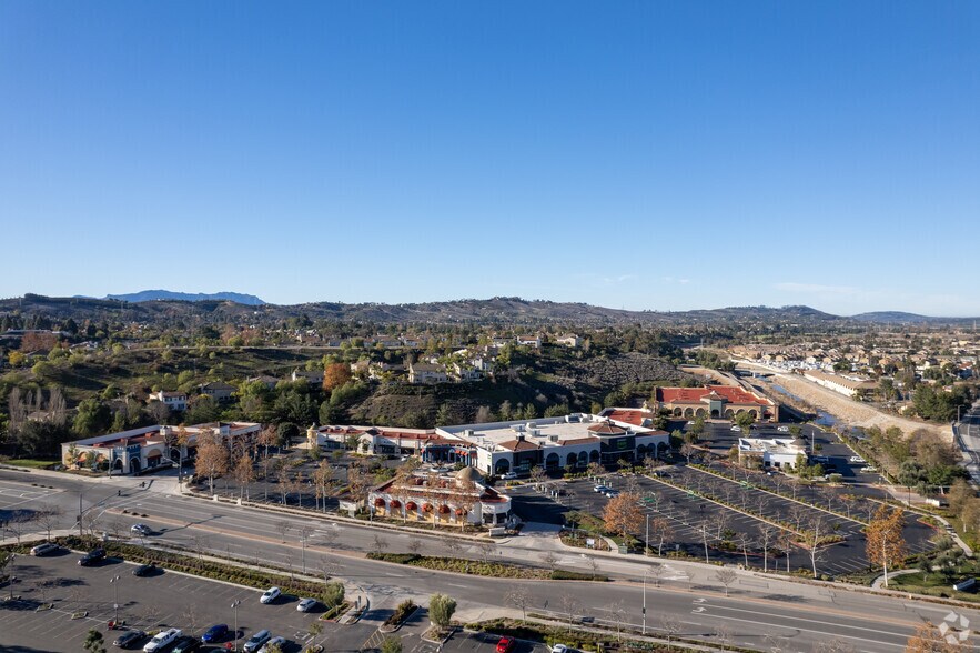 More Photos Of 700-790 New Los Angeles Ave, Moorpark Unknown For Lease