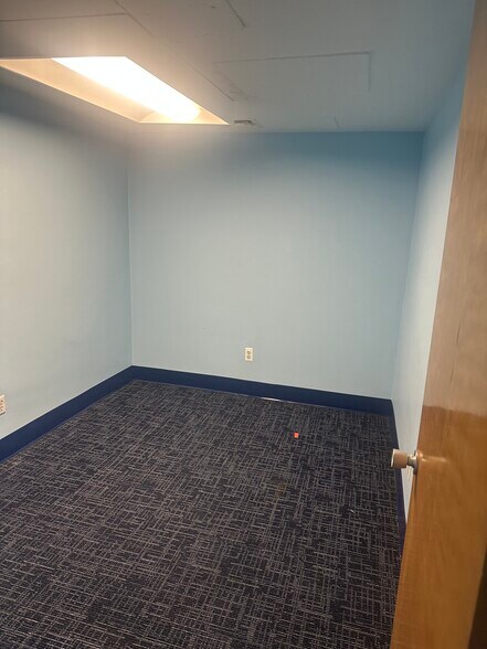 More Photos Of 4625 5th Ave, Pittsburgh Apartments For Lease