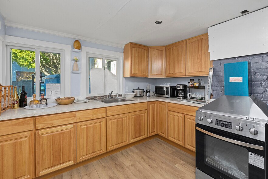 More Photos Of 3021 22nd St, San Francisco Apartments For Sale