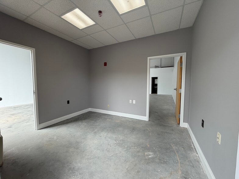 More Photos Of 160 Otis St, Northborough Self Storage For Sale