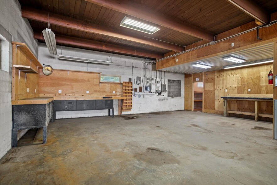 More Photos Of 4415 Burdick Expy E, Minot Office For Lease