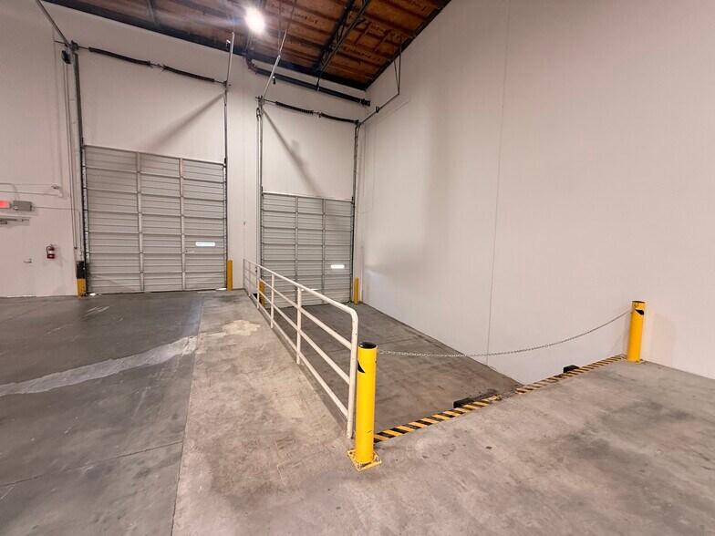 More Photos Of 28751 Industry Dr, Valencia Warehouse For Sale