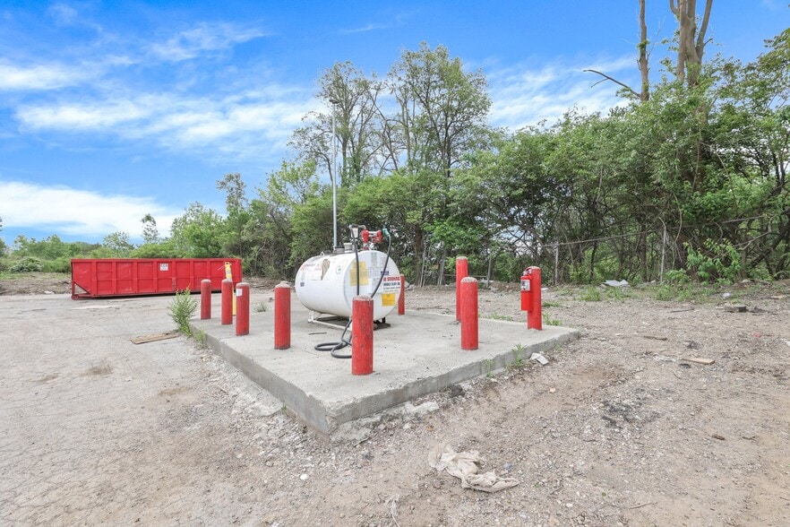 More Photos Of 521 Marion Rd, Columbus Warehouse For Sale