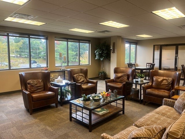 More Photos Of 100 Bradford Rd, Wexford Medical For Lease