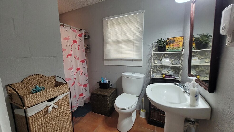 More Photos Of 108 Hood St, Rockport Storefront Retail Residential For Sale