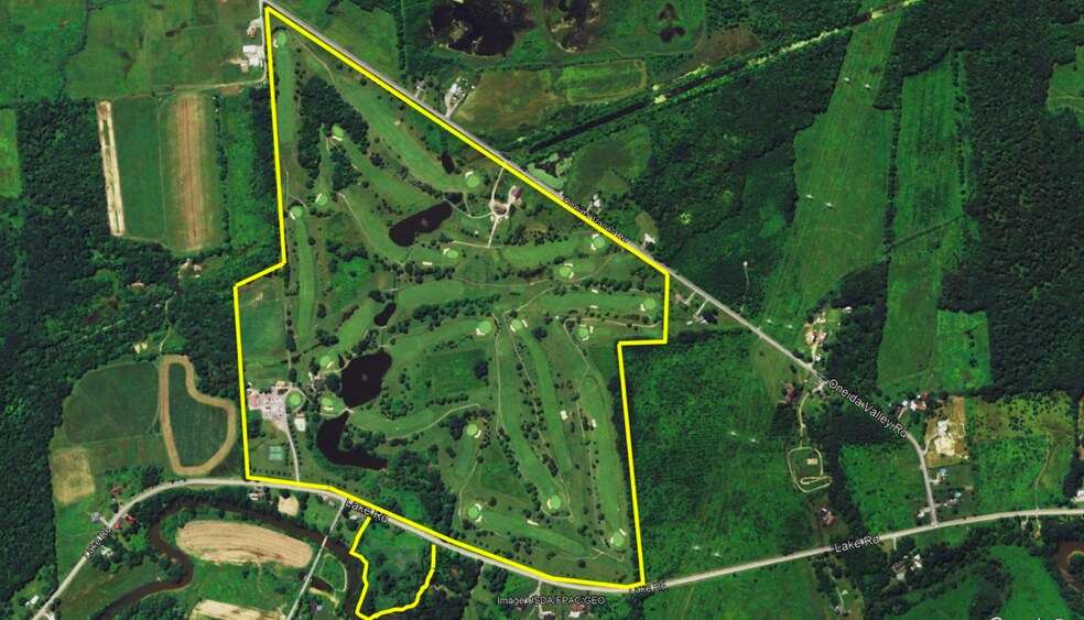 More Photos Of 8623 Lake Rd, Oneida Sports And Entertainment For Sale