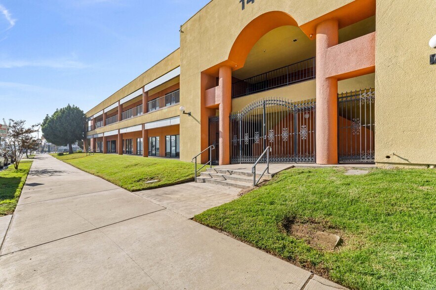 More Photos Of 1455 Monterey Pass Rd, Monterey Park Office Residential For Lease