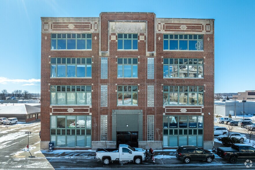 More Photos Of 11 E Church St, Marshalltown Unknown For Sale