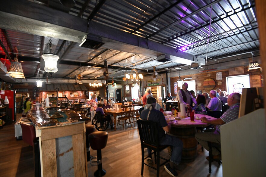 More Photos Of 809 E Greenwood St, Abbeville Restaurant For Sale