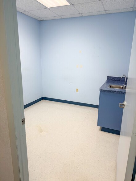 More Photos Of 6010 Park Blvd, Pinellas Park Medical For Lease