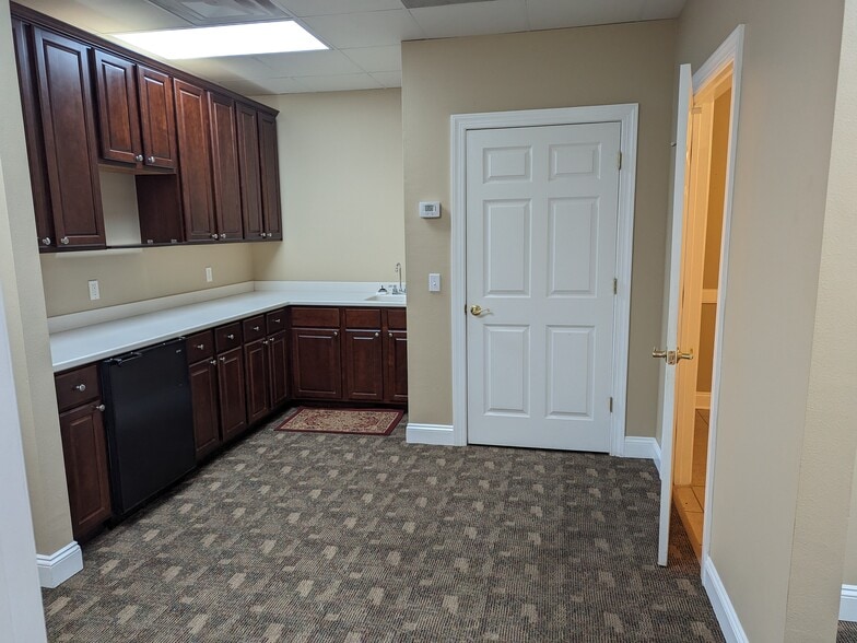 More Photos Of 2104 Delta Way, Tallahassee Office For Sale
