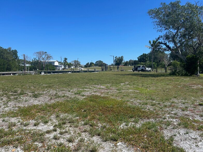 More Photos Of 318 Mamie St, Chokoloskee Land For Sale