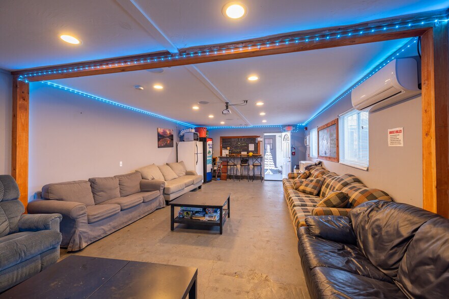 More Photos Of 628 Royer St, Roseville Schools For Lease