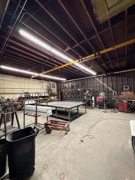 More Photos Of 8226 Salt Lake Ave, Cudahy Warehouse For Sale
