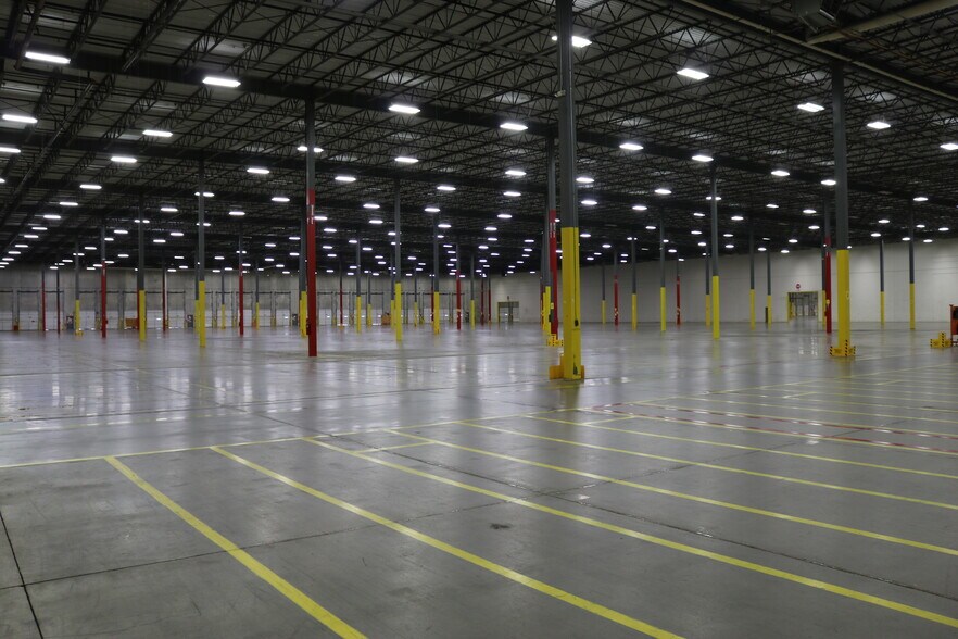 More Photos Of 861 Nestle Way, Breinigsville Warehouse For Lease