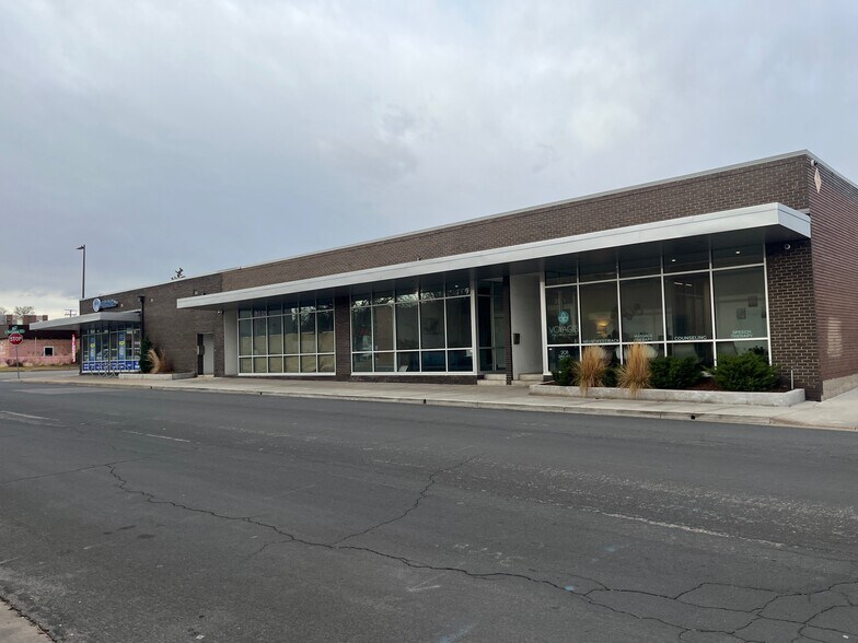 More Photos Of 2015 Dallas St, Aurora Storefront Retail Office For Lease