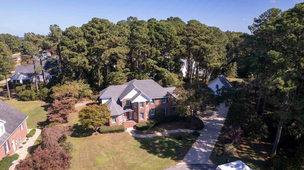 More Photos Of 113 Robert Bruce dr, Manteo Flex For Sale