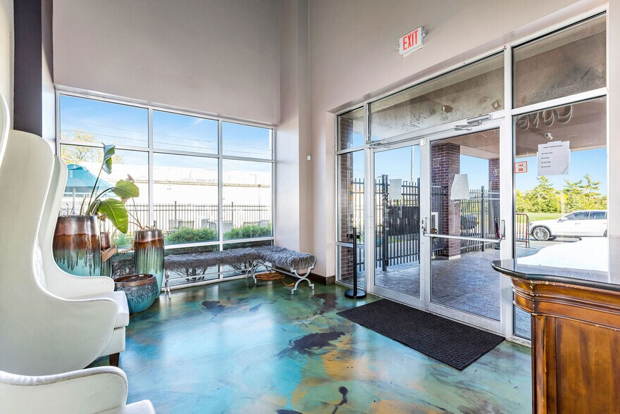 More Photos Of 11473 Chester Rd, Sharonville Restaurant For Sale