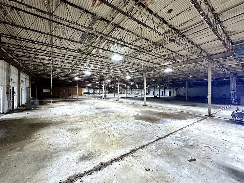 More Photos Of 701 W Central Ave, Warren Warehouse For Lease