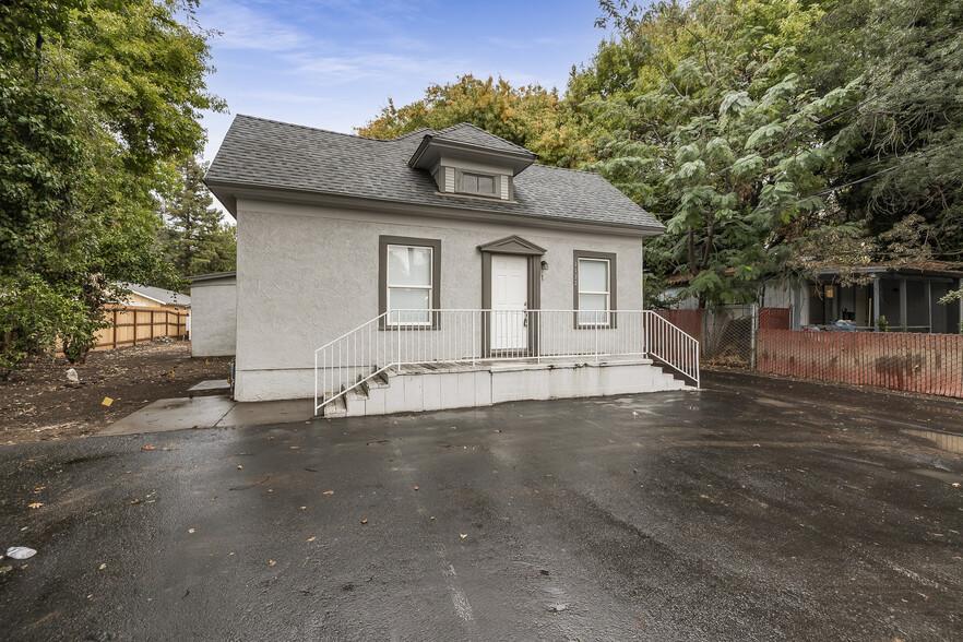 Primary Photo Of 1122 Stewart Ave, Chico Apartments For Sale