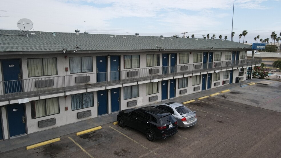More Photos Of 5310 San Bernardo Ave, Laredo Hotel For Sale