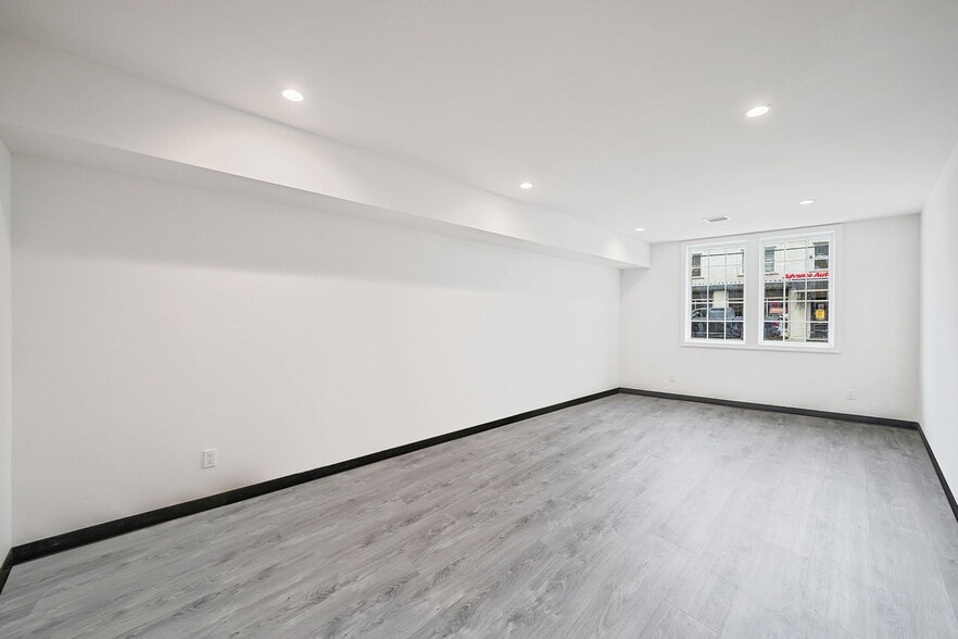 More Photos Of 533 Montauk Hwy, East Moriches Medical For Lease