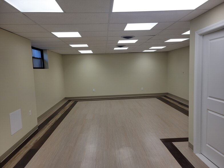 More Photos Of 160 Commack Rd, Commack Medical For Lease