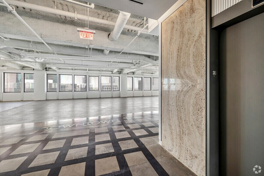 More Photos Of 800 Bell St, Houston Office For Sale