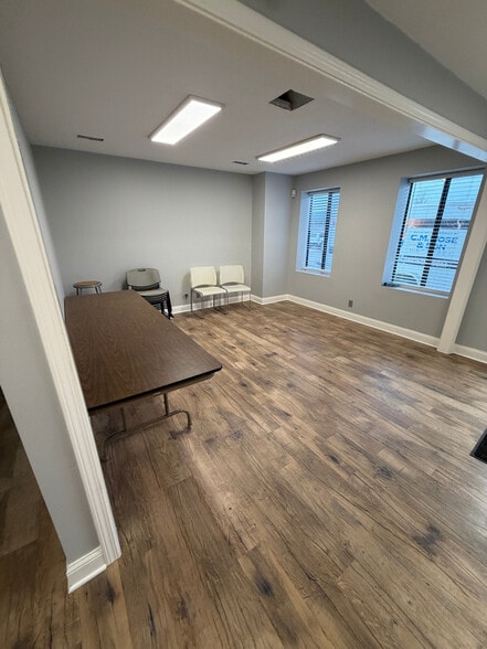 More Photos Of 6603 Royal St, Pleasant Valley Industrial For Lease
