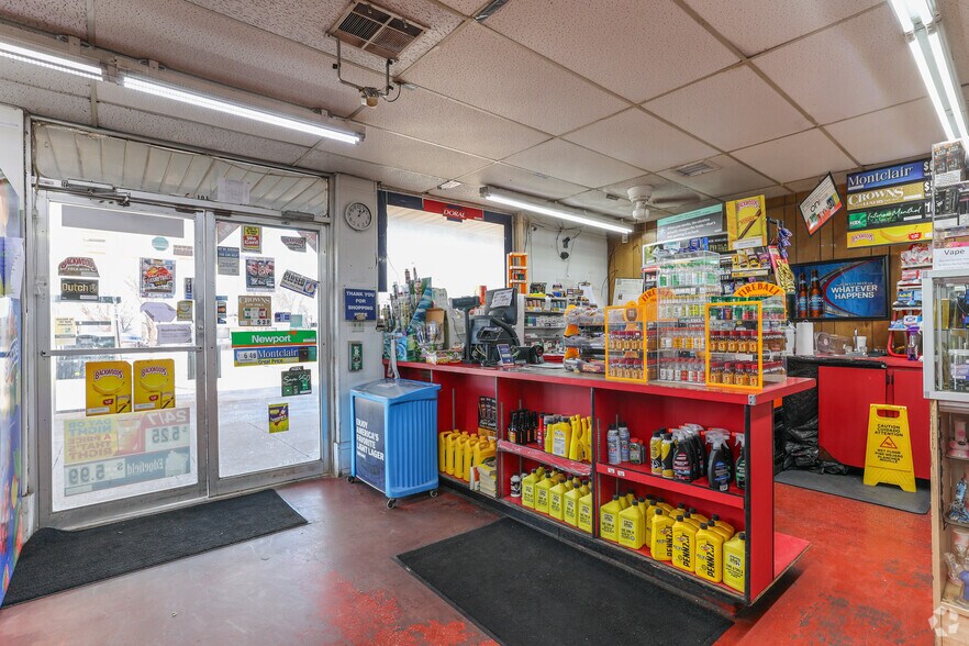 More Photos Of 401 W Broadway St, Altus Convenience Store For Sale