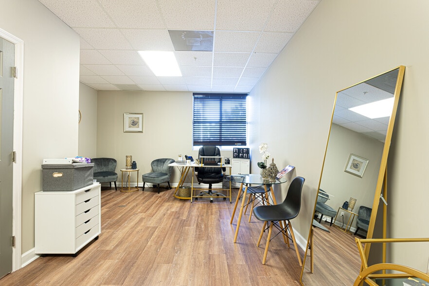 More Photos Of 12959 Palms West Dr, Loxahatchee Medical For Sale