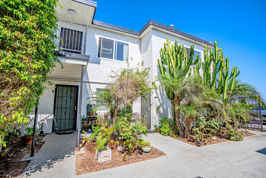 More Photos Of 725-727 Boulevard Ave, Imperial Beach Apartments For Sale