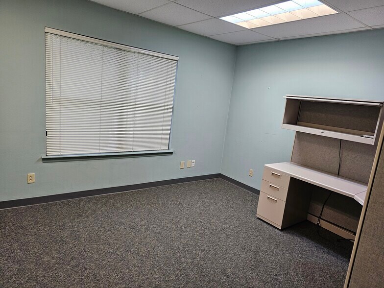 More Photos Of 4501 Spicewood Springs Rd, Austin Office For Lease