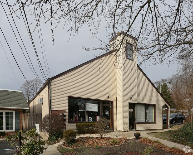 More Photos Of 24 Bellemeade Ave, Smithtown Storefront Retail Office For Lease