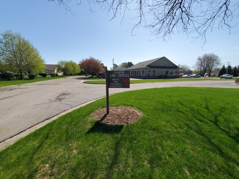 More Photos Of 6258 W Pierson Rd, Flushing Medical For Lease